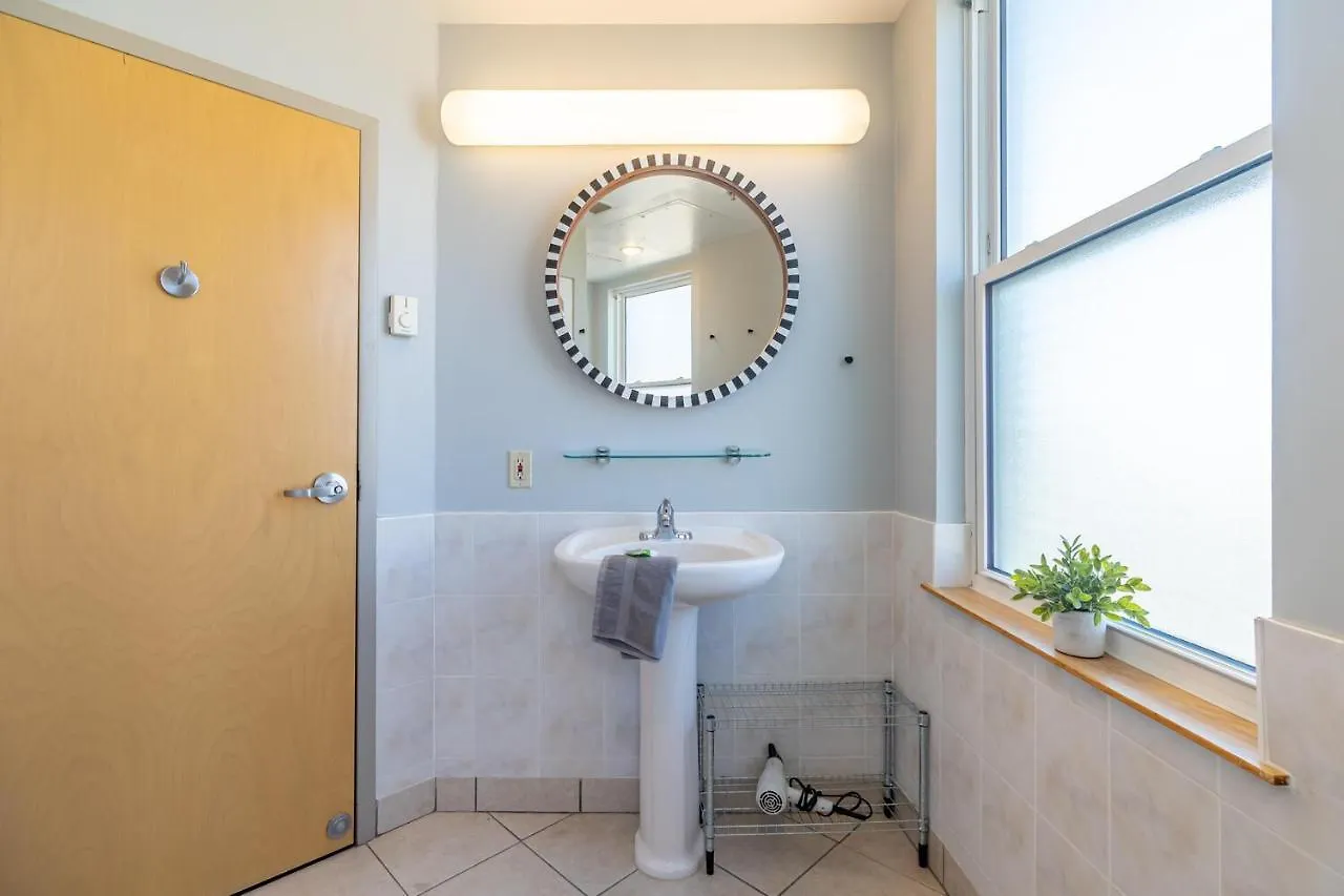 300 Restful Apt #401 With Ac Hotel Halifax